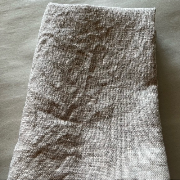 Unbranded Set of Two Oatmeal Tan Linen Napkins - Picture 11 of 13